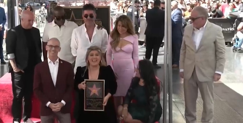 Кели Кларксън получи звезда на алеята на славата в Холивуд
